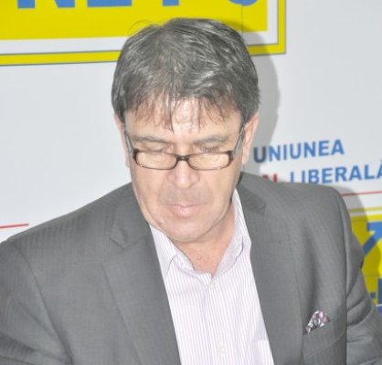 Primăria Crucea este executată silit din toate părţile